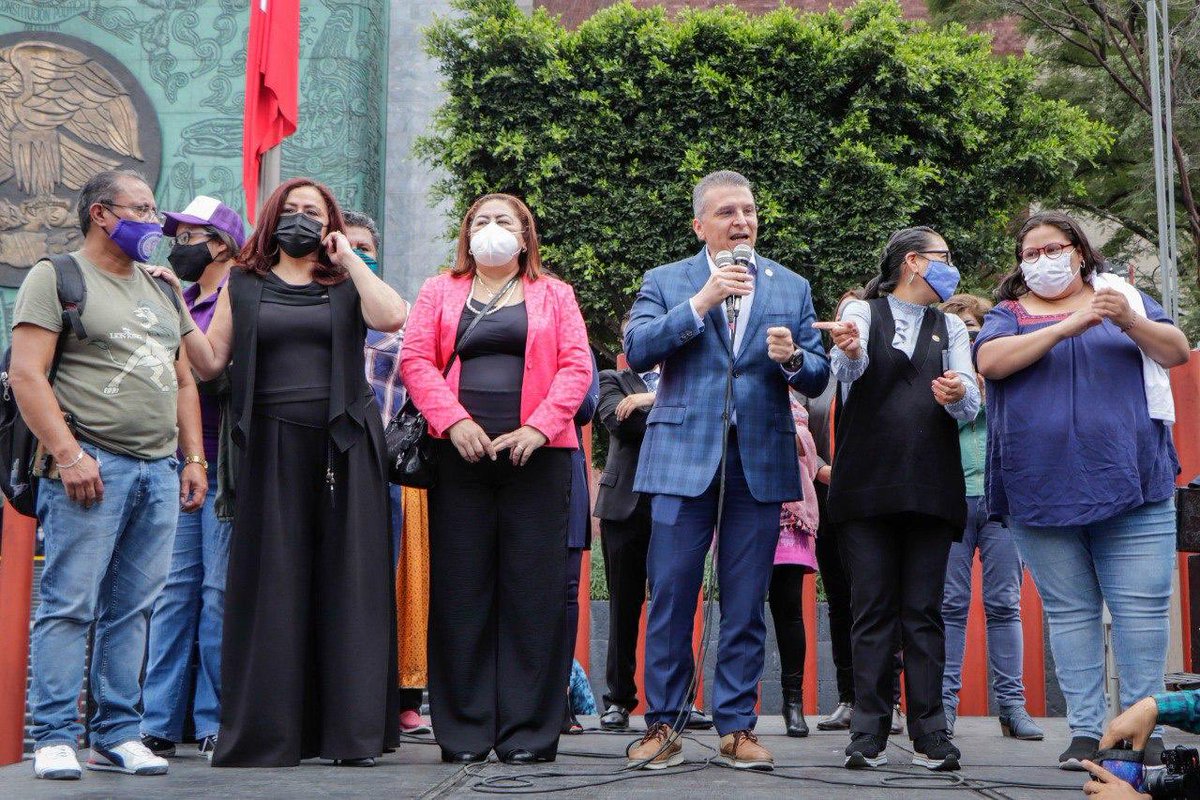 CitlaHM's tweet photo. La #CONUR y diversas organizaciones sociales que han luchado por tarifas justas y en defensa de la #SoberaníaEnergética, manifiestan su respaldo a la #ReformaEléctrica; hoy hicieron algunos planteamientos a dips. de morena.
Hemos coincidido en movilización y respaldo. ¿Se suman? https://t.co/IyEKmWdbxD