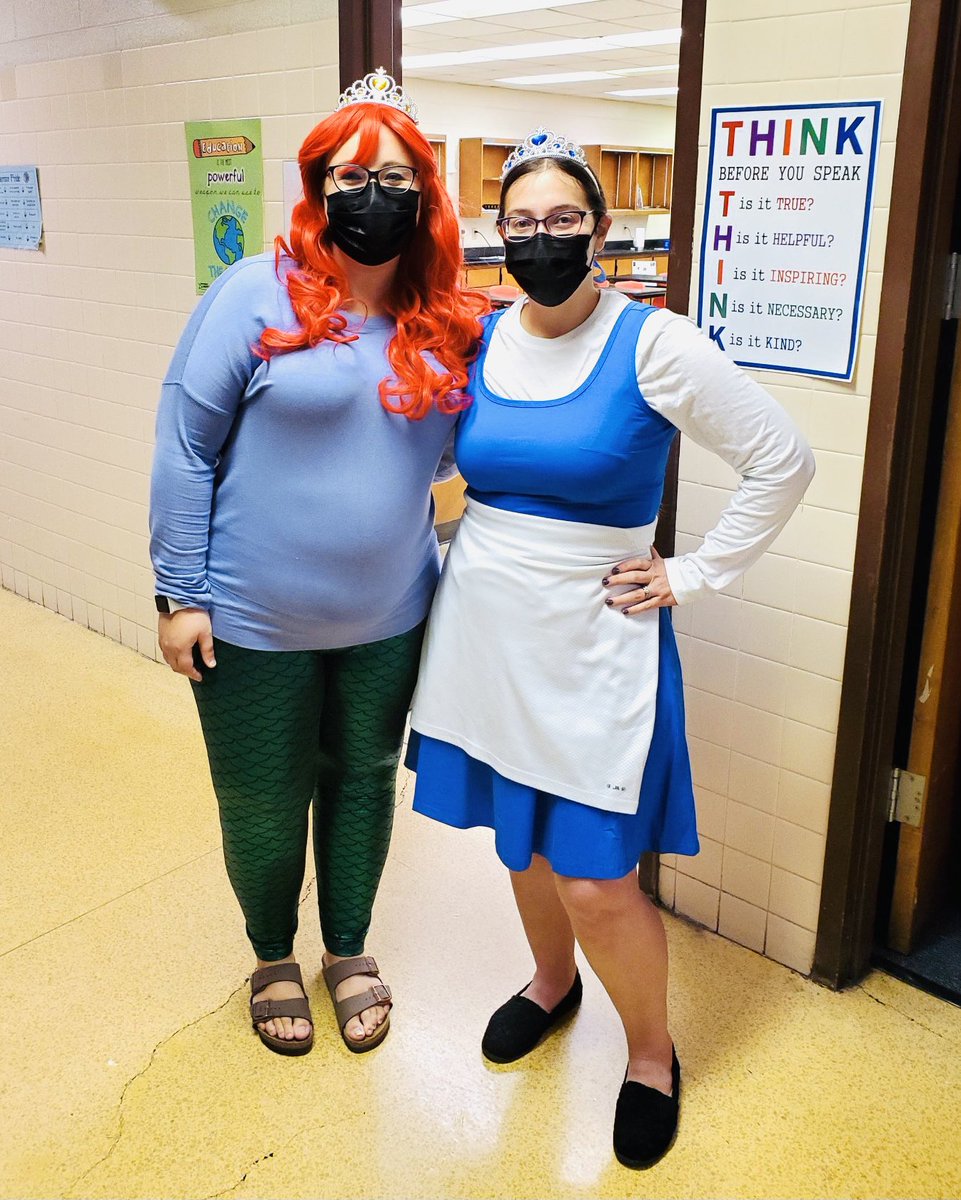 vzbyram's tweet photo. Ohhh how I ❤️ Spirit Week! WMS SCO has done such a great job organizing this week! #WMS #WMS8thgradestaff https://t.co/m5tcat9pig