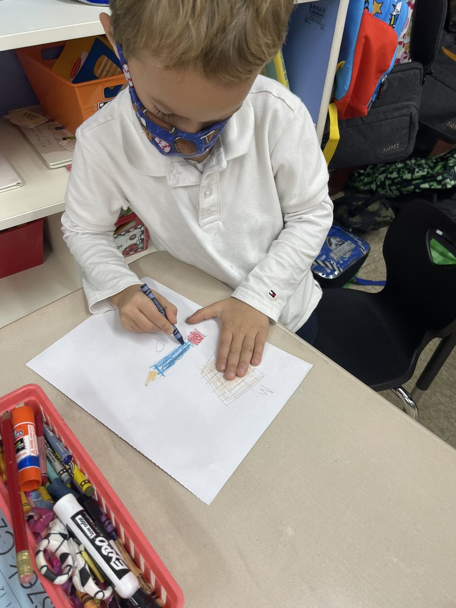 msjohnson408's tweet photo. Is the object shorter or longer than the string?  #Burbank111 #MarvelousMaddock https://t.co/OChnGL0tOv