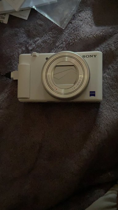 I finally got myself a camera so that I can film better quality contents https://t.co/WQ7MKEJIL2