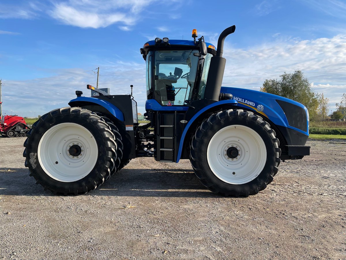 Blue_Power_JDD's tweet photo. This absolutely mint 2014 T9.505 just became available for sale. 1830 hours, full guide, PTO, weights, etc etc. Hard to find at all this season let alone like this. Waivers and finance plans of all sizes available. Call your favorite @DeltaPowerEquip rep today or send me a DM! https://t.co/JQLJFFehtK