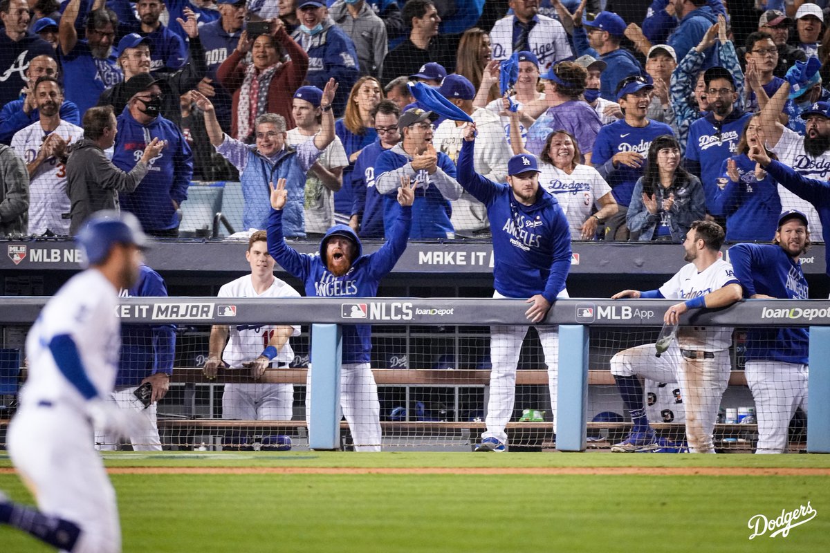 Dodgers's tweet photo. Dugout vibes. https://t.co/n27wXjvyEG