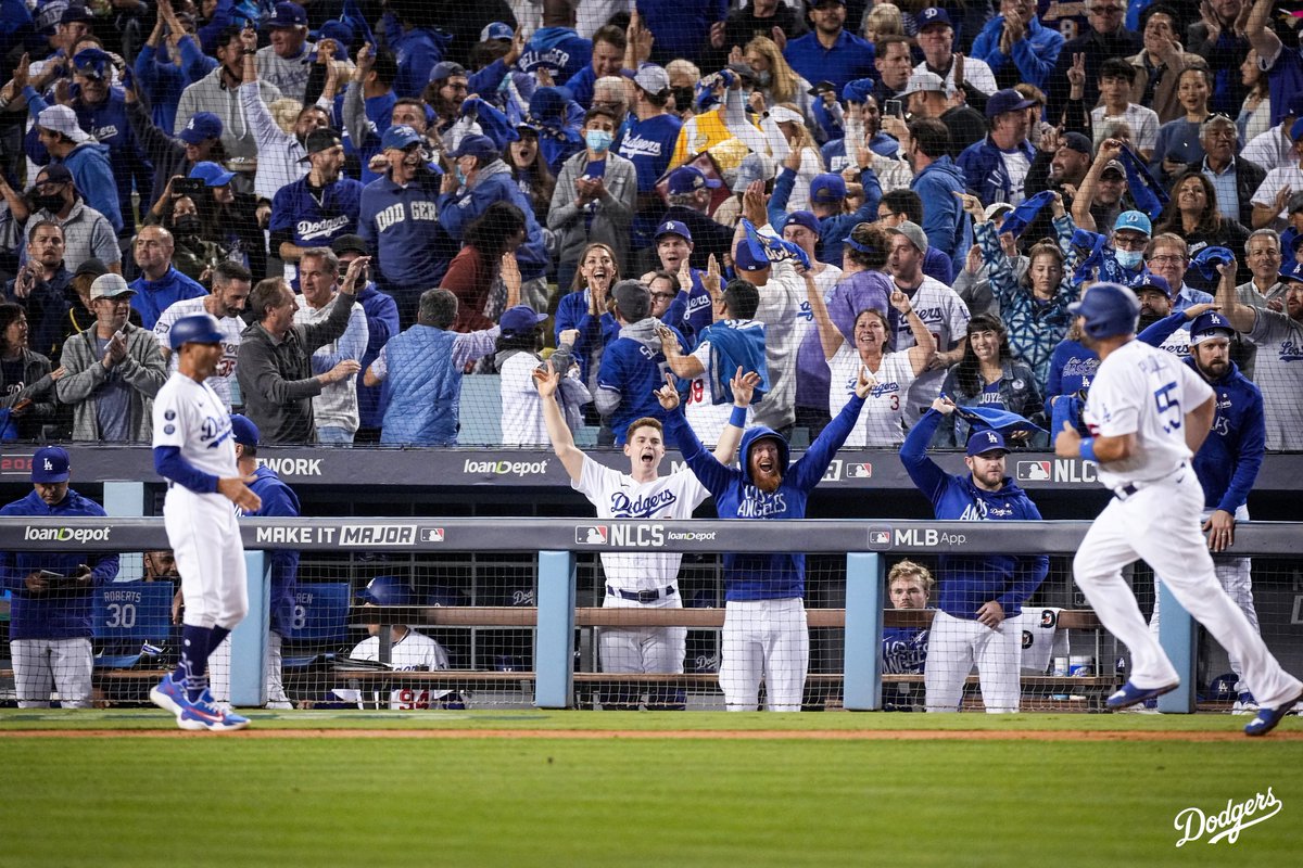 Dodgers's tweet photo. Dugout vibes. https://t.co/n27wXjvyEG