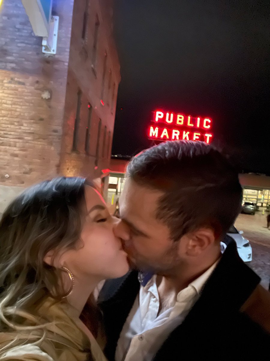 yeahimbel's tweet image. Right after we took these photos a homeless man said “y’all must be on the perfect date.” And yes, yes we were. Every date is perfect with him✨💗