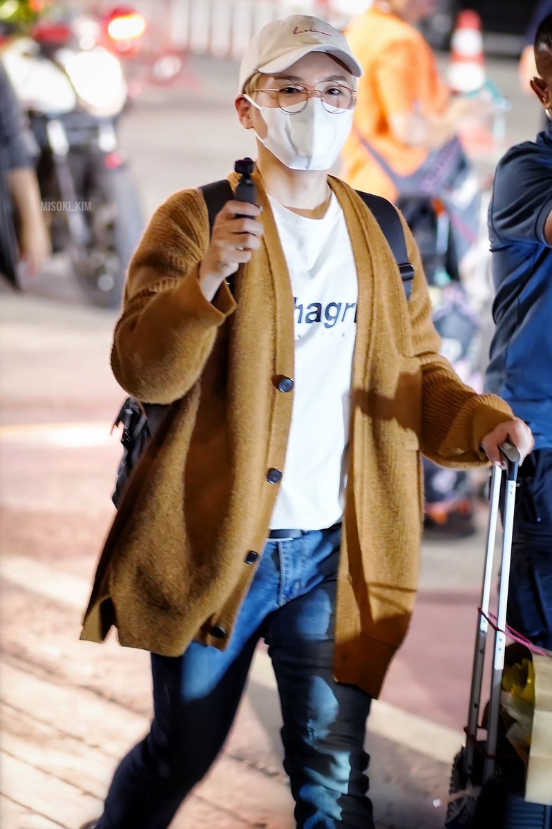 ryeosomniaish's tweet photo. I WANT TO KISS YOUR CHEEK RYEOWOOK RYEOWOOK RYEOWOOK RYEOWOOK RYEOWOOK I AM CRAZY FOR YOU #YOLO #DRUNKINTHEMORNING #BUTNOTREALLY #NOTLEGALYET #RYEOWOOK #ILOVEYOU #SOMUCH #IWILLALWAYSLOVEYOU #ANDLIVEFORYOU #BICHEOROMGAJIMAYO #OH #JUST #ONEMORECHANCE #BOLSUITGE #KIMRYEOWOOK #ILYSM https://t.co/ChxXQwiivz