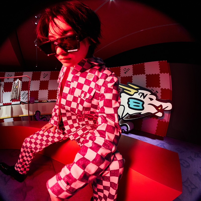 LouisVuitton_JP's tweet photo. Nissy @NissyStaff、小関裕太@yutakoseki、桜田通@s__dori、佐野玲於@sanoreofficial──渋谷メンズ店にて先行発売中の @virgilabloh と #NIGO によるコラボ���ーション｢LV² コレクション｣第2弾の発売を祝したプレビューにて。 #LVxNIGO #LVShibuyaMens