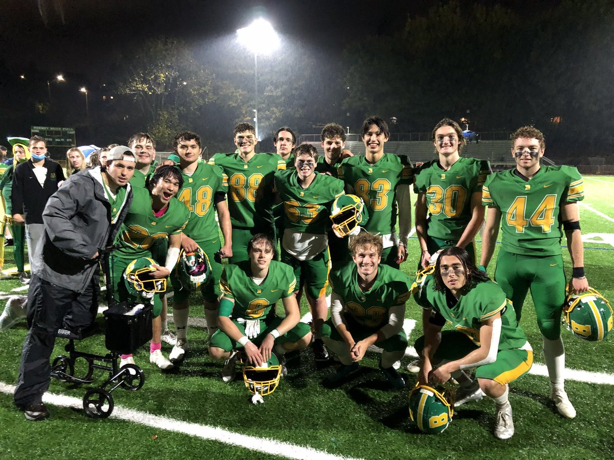 bbhs_football's tweet photo. Love you and proud of you Seniors!! #Family https://t.co/IHK1429qrq