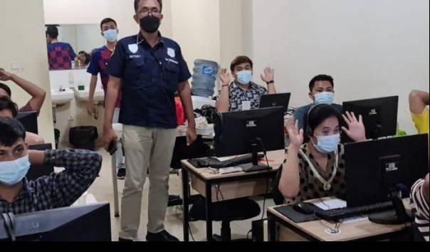 KompasTV's tweet photo. OJK Curiga Ada Pencucian Uang Asing di Balik Pinjol Ilegal https://t.co/W0UoI1by9q https://t.co/87N5GUMC6F