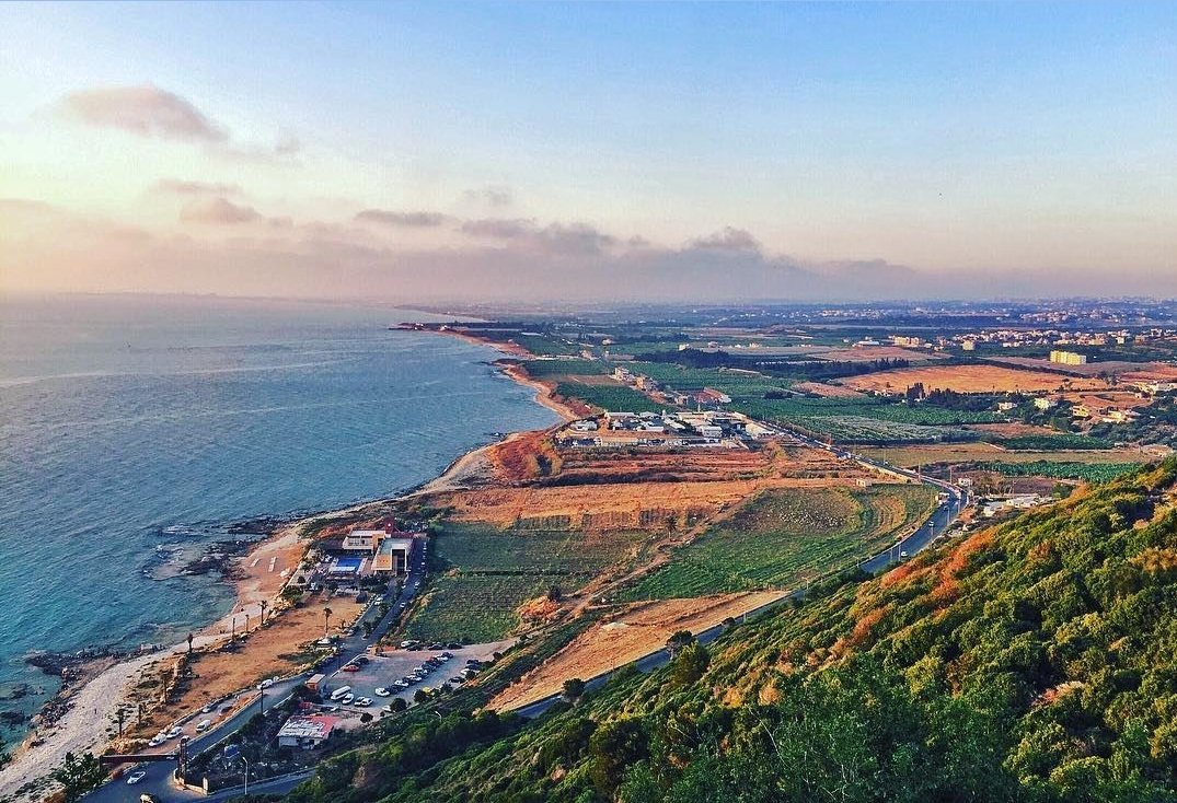 eidkh's tweet photo. #لبنان بين شوامخ ووهاد أرأيت أشتات المدارج والقرى  
#Lebanon https://t.co/2MAblFLn6B