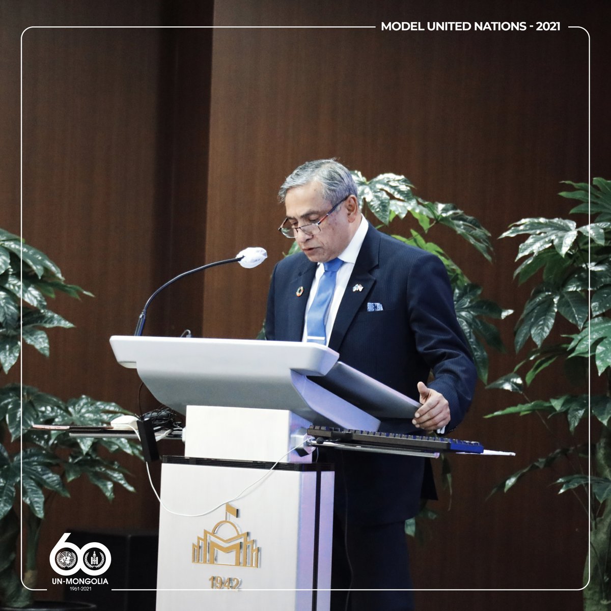 unmongolia's tweet image. 🇲🇳🇺🇳6⃣0⃣ #UNWeek #НҮБ60
Students of international relations debate on climate issues at #ModelUN2021 - Multilateral Cooperation during Covid-19 &amp;amp; #ClimateChange

НҮБ-ын 7⃣ хоног
ОУ-ын харилцааны чиглэлээр суралцагч оюутнууд #ЗагварНҮБ дээр #УурАмьсгалынӨөрчлөлт сэдвээр хэлэлцлээ.