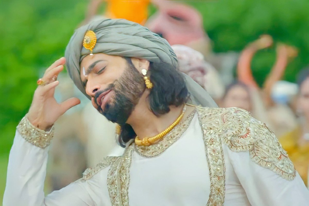 sharuholic's tweet photo. The king of expressions 🔥 warrior buxijagabandhu was on fire yesterday 😍🔥 
Don't forget to watch vidhrohi mon to sat at 6.30 PM only on star plus 
#SharadMalhotra #Vidrohi #BuxiJagabandhu #dpiff2022 #dpiffawards2022 @Dpiff_official @abhialmish https://t.co/CjdGRADEbM