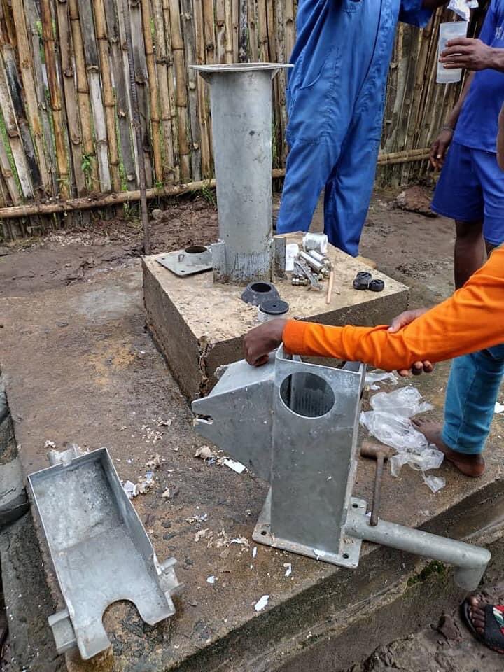 TACASBL's tweet photo. La réhabilitation de puits et de forages représentent une solution plus durable, de même que la création de réseaux d’eau, envisagée quand il faut desservir un grand nombre de personnes.

Merci de faire un don sur ce liens : https://t.co/GCPu1OlIg7 pour soutenir notre projet. https://t.co/R64is8xkLP