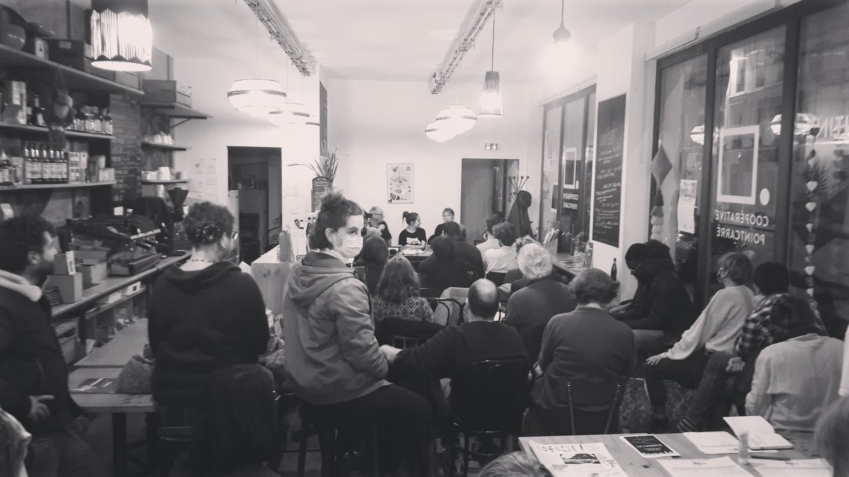 Hier soir, débat autour de la presse locale. De beaux échanges sur la différence entre communication journalisme, la relation aux habitants, l'origine sociale des journalistes, l'articulation entre presse locale &amp; nationale. Merci à Alix et  NoGoZone le mag pour l'initiative.