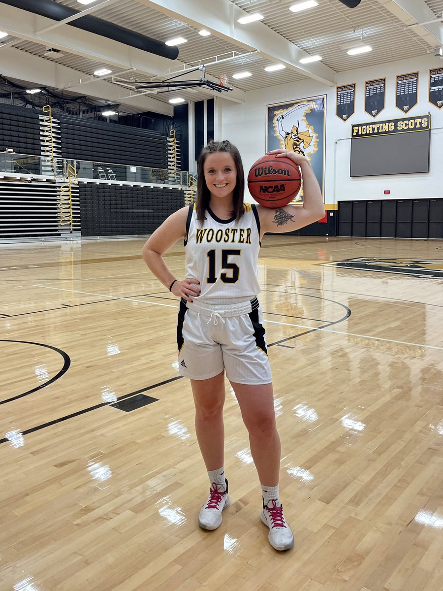stantonjenna5's tweet photo. one last go around 🖤 #seniorszn https://t.co/7sJRUcDBEm