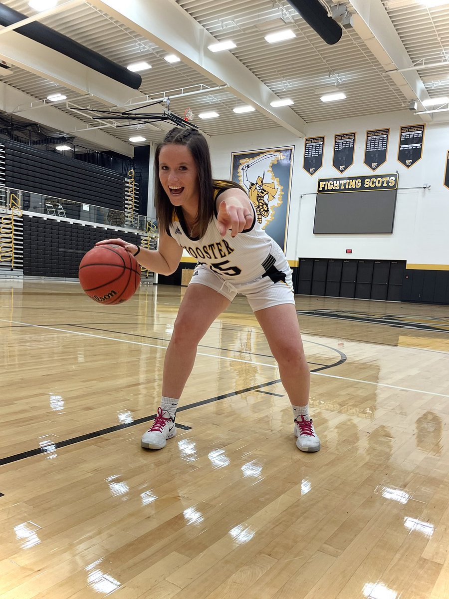 stantonjenna5's tweet photo. one last go around 🖤 #seniorszn https://t.co/7sJRUcDBEm