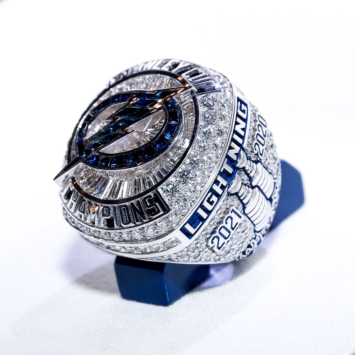 TBLightning's tweet photo. Let's take a closer look. 😍 https://t.co/NuPg9E94ap