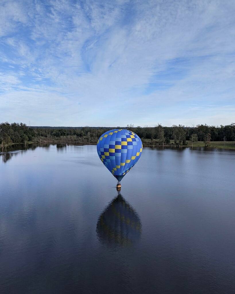 VelocityBalloon's tweet photo. Velocity Ballooning had a great time participating in the 2021 Great Mississippi River Balloon Race here in Natchez last weekend! As always, we had great crew, great times, and a great sponsor in Sango Buick GMC! We love flying here and will have a few more flights I'm sure … https://t.co/KeQRYLGbTc