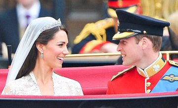 CngchaxHoaTnhY1's tweet photo. 'Are you happy?' a breathless Catherine asked William as they drove through cheering, flag-waving crowds in an open landau. He replied, 'I'm just so happy you are my wife.' 💕💕💕💕💕💕💕#10YearsofWillAndKate https://t.co/dn84QeaMwH