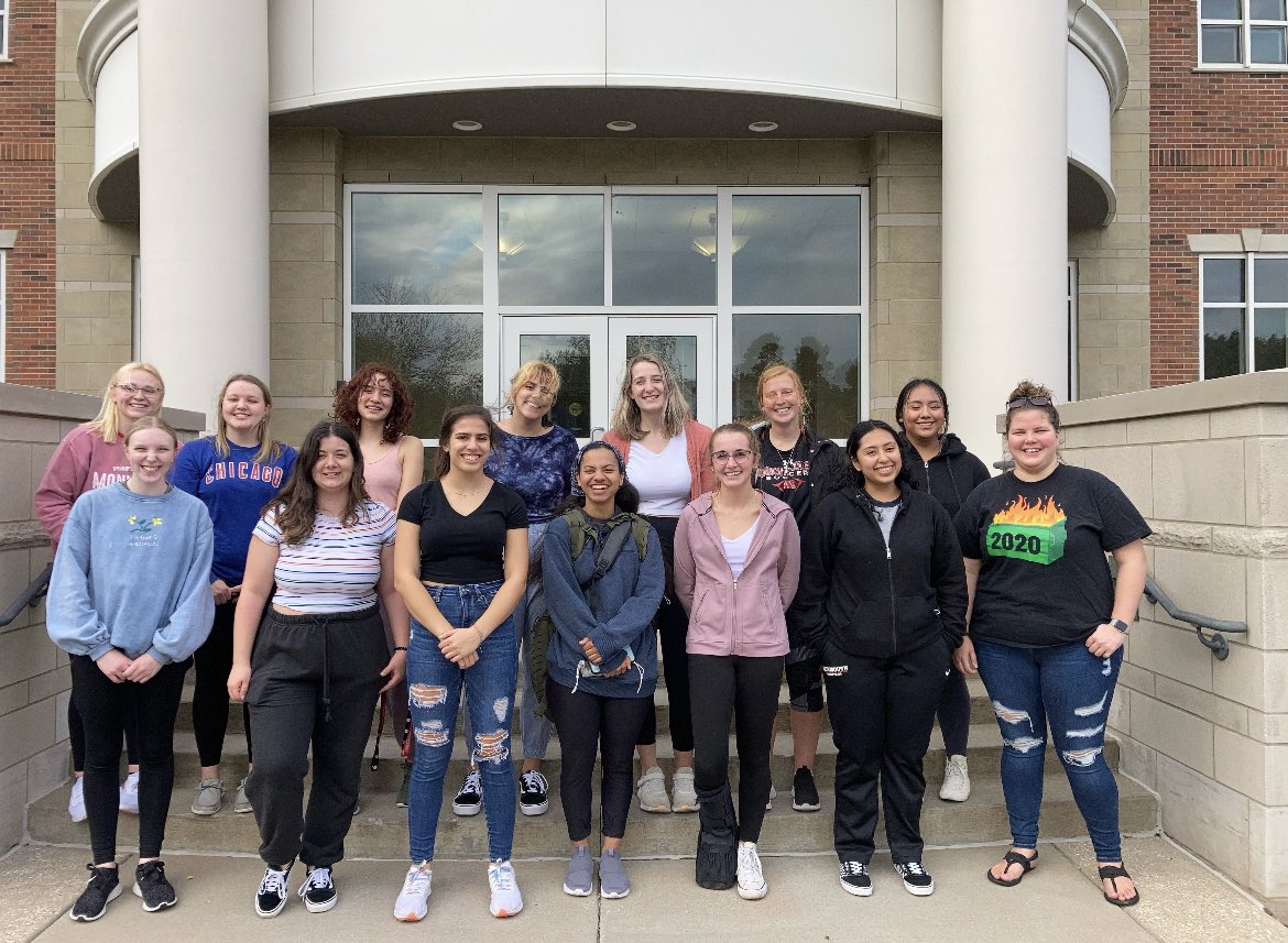 MonmouthCollege's tweet photo. Fourteen of our female students are off to the #WoPhyS (Women in Physical Sciences) Conference at @UNLincoln for the weekend! We can’t wait to hear about what they learn. #ItsGreatToBeAScot https://t.co/qjJ74qlfBA