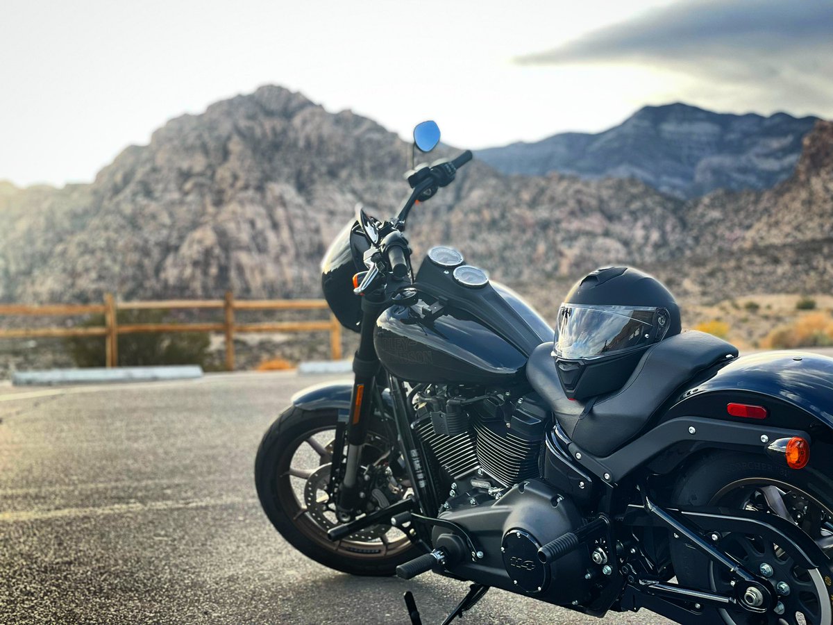 321gaux's tweet photo. Well hello ๐ Iโve missed you
Evening ride through Red Rock
#harleydavidson #redrockharley #fxlrs #lowriders #lasvegas #redrock #sunsetride #letsrid #hd https://t.co/jnjGTjK15p