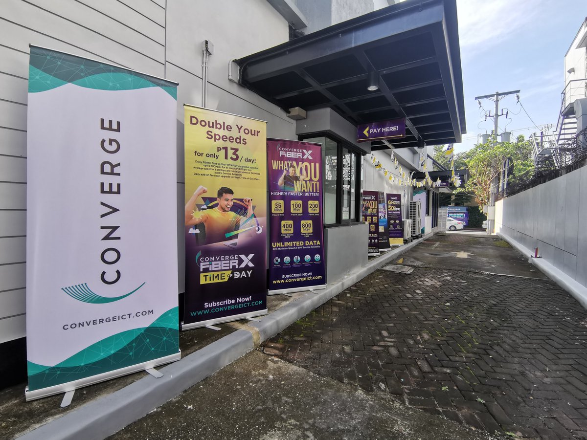 ExperienceCNVRG's tweet photo. This is it! We are glad to present to you our very first drive-thru business center here in Greenhills, San Juan. 

#ExperienceBetter https://t.co/OK1gIOXOuv