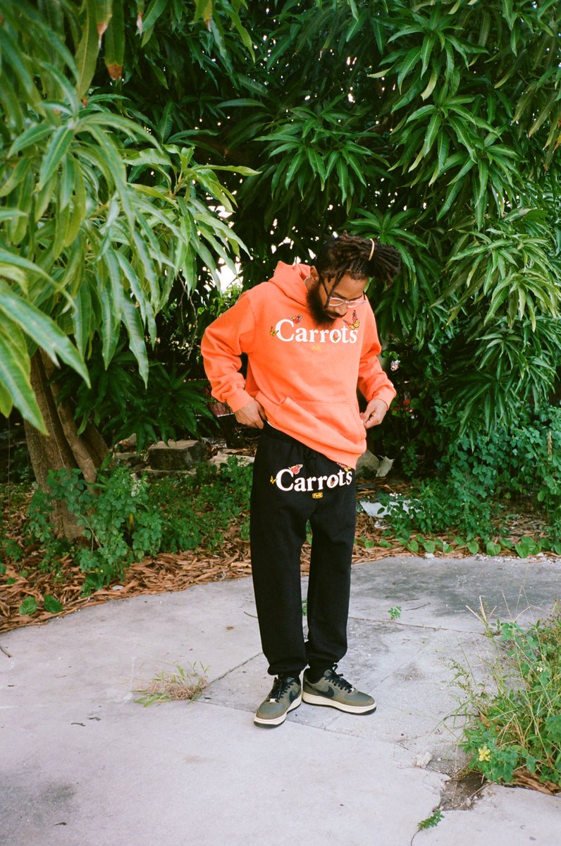 fishscale's tweet photo. Carrots by @feltusa 

Tomorrow 10/22 at 5pm est.

@AnwarCarrots 

https://t.co/YdmwvVT5C5 🥕 https://t.co/MuoA2Oiw2m
