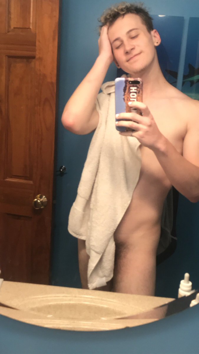 ThickDickMI's tweet photo. Just got out of the shower :3 https://t.co/e7dy0NjVs4