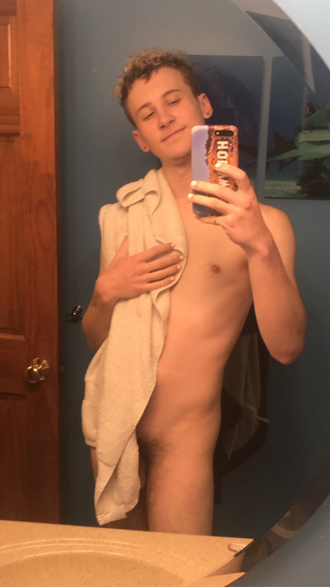 ThickDickMI's tweet photo. Just got out of the shower :3 https://t.co/e7dy0NjVs4