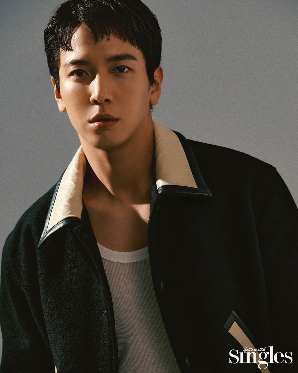 CNBLUECL's tweet photo. 211022 Revealing pictorials of #CNBLUE showing off urban and restrained visual! 
For more pictorials capturing their mature and ripe autumn charms and interview, check out the November issue of <Singles> 

#씨엔블루 #싱글즈 #Singles #WANTED #싹둑 #Love_Cut #정용화 #강민혁 #이정신 https://t.co/NKlLBDQl4s