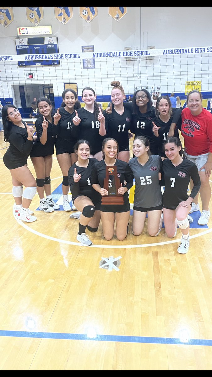 Congratulations to our Lady Panthers!!! They defeated Auburndale in 5 sets to win the District Championship!!! @sdocathletics @orlandosports @positiveosceola @GatewayPanthers