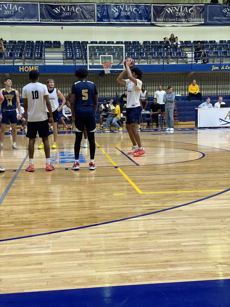 WvReignHoops's tweet photo. @maxwashington33 for @ABMBasketball &amp; @CartW24 for @pschoops ⛈ https://t.co/0DNAGr4MLL