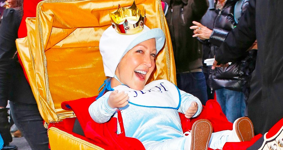 HollywoodLife's tweet photo. Lara Spencer as the royal baby &amp; more clever Halloween costumes over the years https://t.co/6XdsdbL1yz https://t.co/yFmbrDGZug