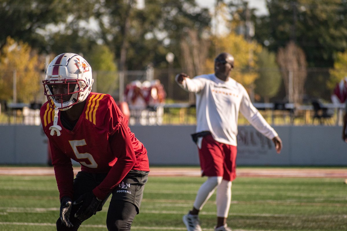 ULM_FB's tweet photo. ππ¨π πππ & ππ¨π‘ππ₯π¬
π· @CoachTHundley
#USAvsULM #WillYouFight #TheBestIsOnTheBayou #Funroe #PackMalone #SunBeltFB #ULMHomecoming https://t.co/wZ5kMXeYzc