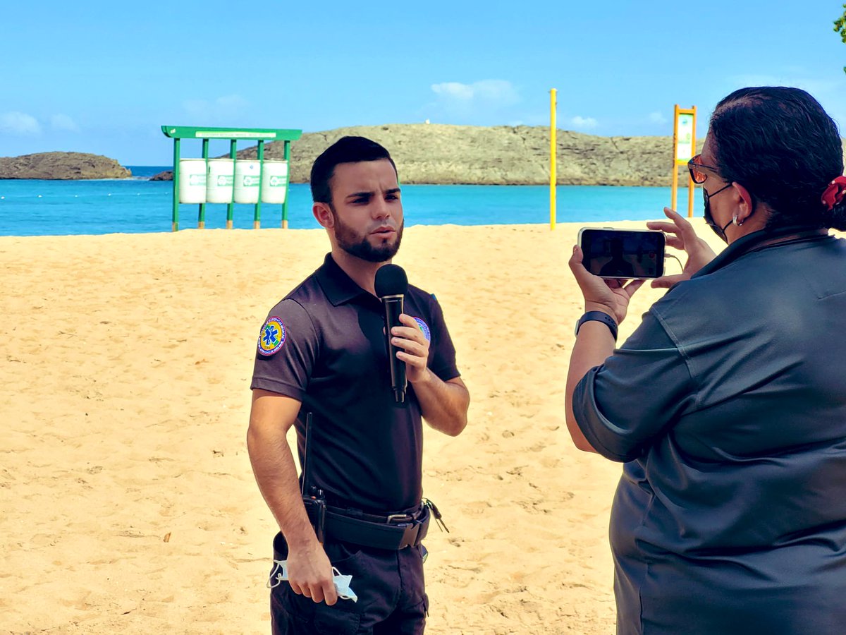 AngelDelgado311's tweet photo. Hoy, como Director de Manejo de Emergencias junto con el alcalde de la Cuidad de Vega Baja, Hon Marcos Crúz desde la Playa de Puerto Nuevo en el simulacro “shake out” y prueba del sistema de alerta en masa.  #Vega_Baja_es_Seguridad https://t.co/Ywy9JRgYRs