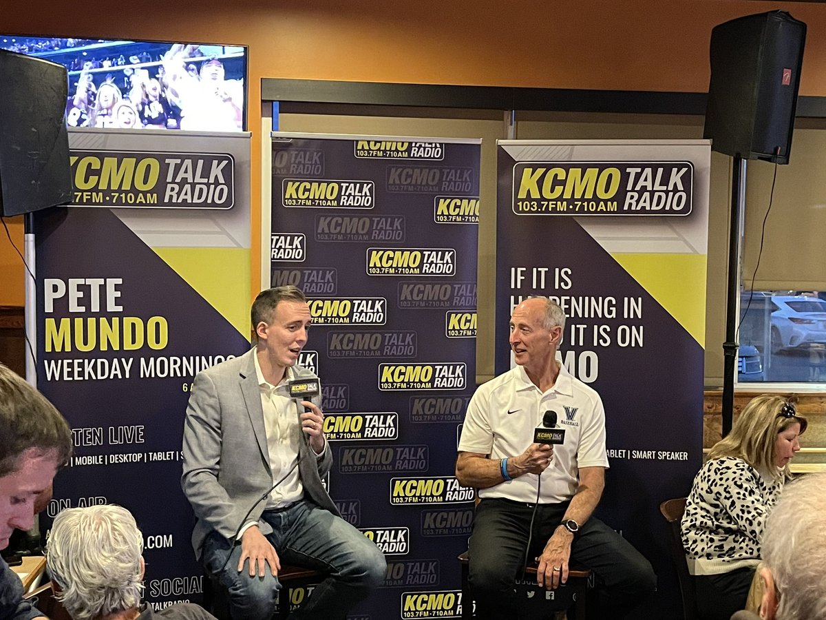 kcmotalkradio's tweet photo. Thanks to everyone who came out to Coach’s Bar and Grill for #PoliticsAndAPint tonight! Fantastic turnout and a good conversation between @mczinege and @PeteMundo! https://t.co/k8jw2TJhXF