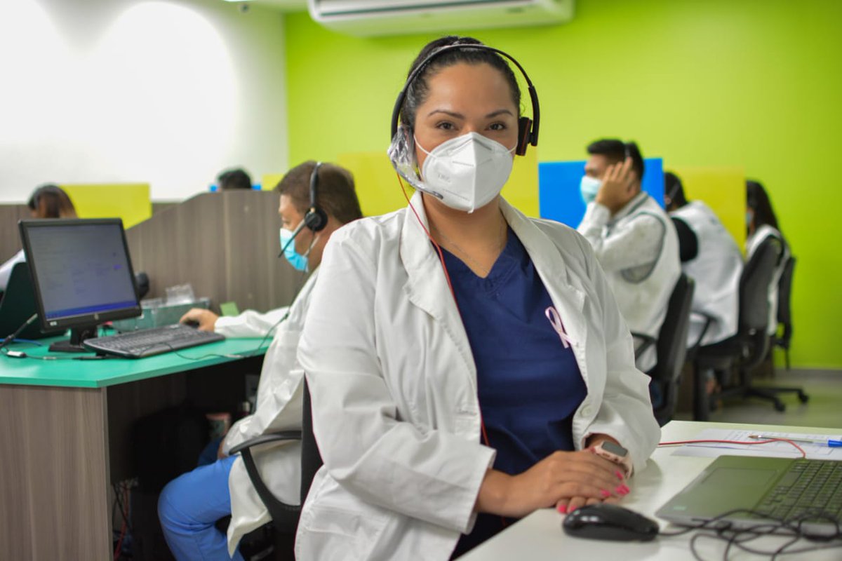 SaludSV's tweet photo. La Doctora Claudia López lleva un año y medio trabajando en el Telecentro COVID-19 asistiendo a pacientes y posibles contagiados, brindando todo su conocimiento del virus. 🦠 https://t.co/nTFohIq9f3