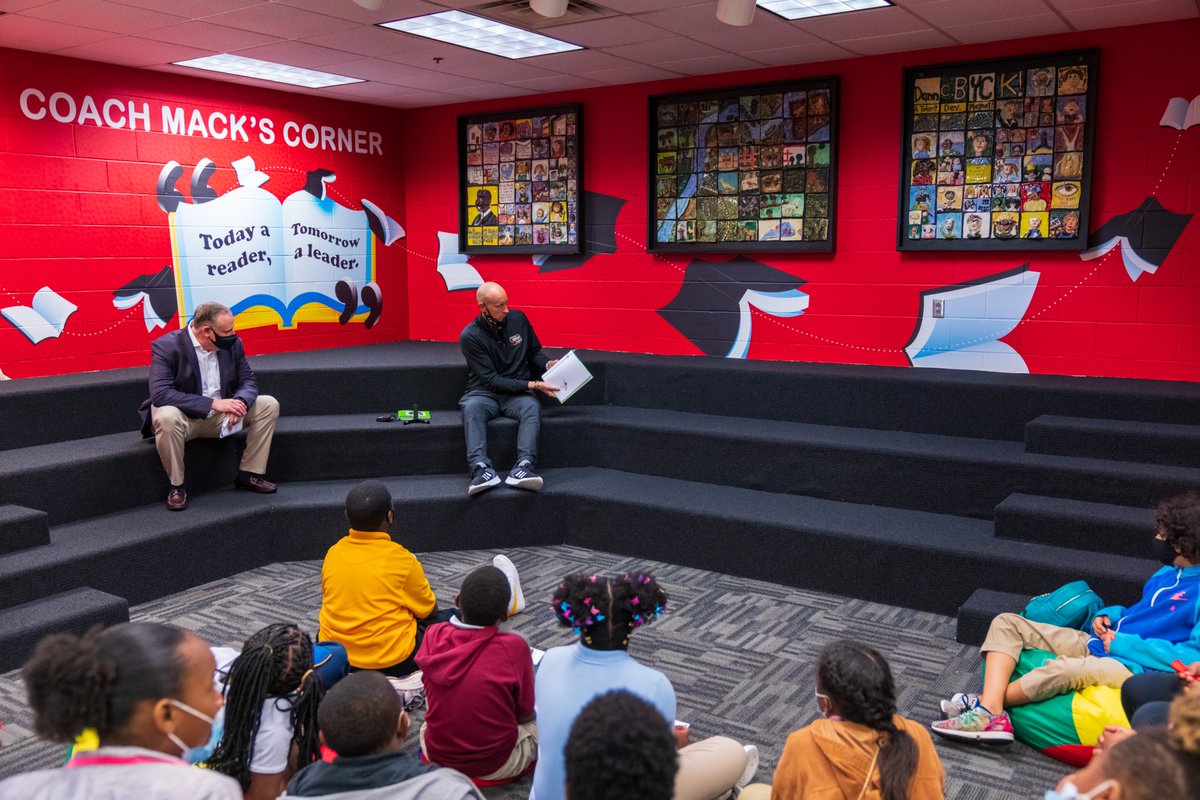 MackFamilyFDN's tweet photo. We opened our 6th Louisville-based #CoachMacksCorner today at Byck Elementary! Thank you @KentTaylorWAVE for being today's Emcee for the unveiling. Over 600 books donated to the school &amp; a corner of the library enhanced for the students to enjoy! @CoachChrisMack https://t.co/Exm5yBIkFB