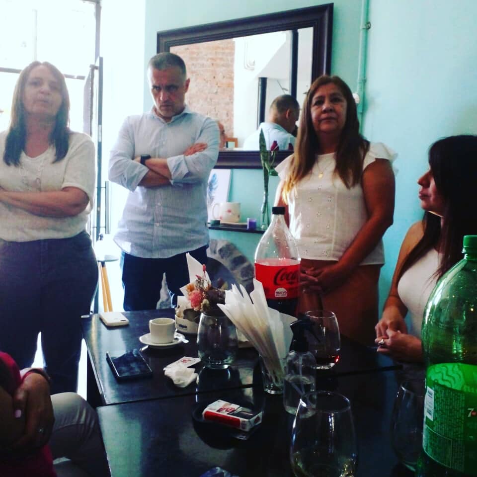 Ajauretcheok's tweet photo. #movimientoterritorialarturojauretche #berisso  #SilviaYedro celebrando el #díadelamadre y  #díadelalealtad,  @marottegabriel  @NadinaBrizzi  y #pedrobacheran  unidos para estar  junto al intendente @fabiancagliardi y al  #frentedetodos para vencer el 14 de noviembre https://t.co/ereVFFimVK
