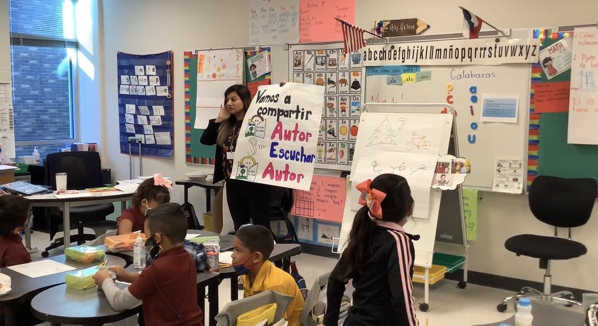 badillo_mrs's tweet image. I had the opportunity to model a writing lesson with Ms. Garcia’s 1st graders @CapistranoES Students did an amazing job at using text and picture clues to infer the main character’s feelings &amp;amp; using the mentor text to guide their brainstorming for their writing #tier1instruction