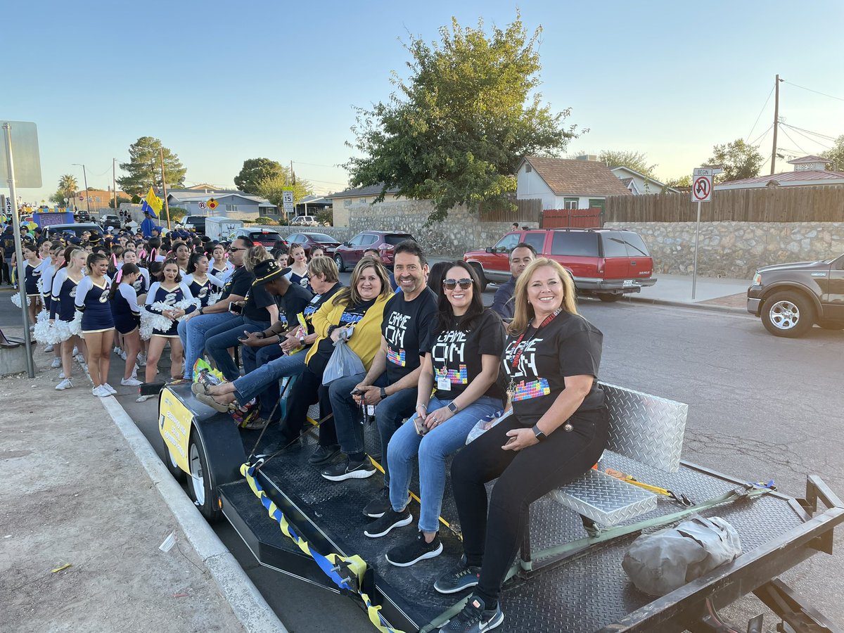 RNCarrillo_Nick's tweet photo. 💙💛HOCO2021PARADE💙💛 Brigade-Arcade!!! #adminfliat #fearlessleaders #goTroopgo #theDistrict @dem915boys @Btorres_EHS @ZubiateSteve @AllenHaynes_AP @Txchick92 https://t.co/mCwWhyQdjB