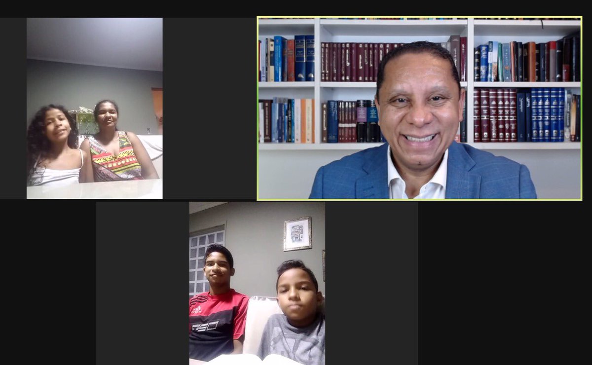 O #EstudoBiblico de hoje foi sobre o estado do homem na morte. A irmã Sandra e família ja decidiram entregar a vida a Jesus através do #Batismo! Louvado seja Deus! <a href="/arenadofuturo/">Arena do Futuro</a> <a href="/evangelismodsa/">Evangelismo</a> @lilian_goncalves7