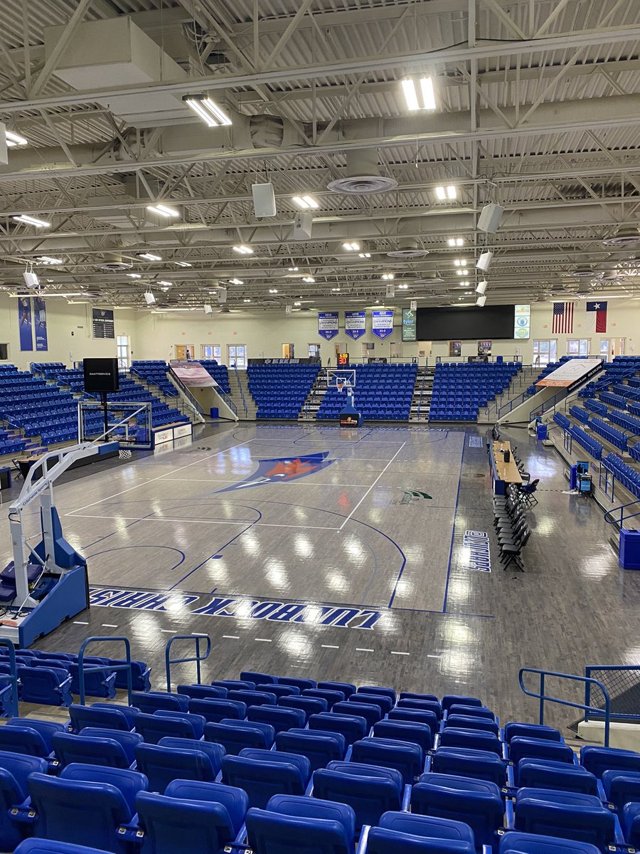 taylorallen_00's tweet photo. Super excited about season starting, but even more pumped about how my official visit at Lubbock Christian University went!! Thank you Coach Gomez, Coach Self, Coach Kaycie, and Coach P for giving me the opportunity to become a Lady Chap! PECK ‘EM!❤️💙 @LCUWomensBball https://t.co/1NXZScaYvt