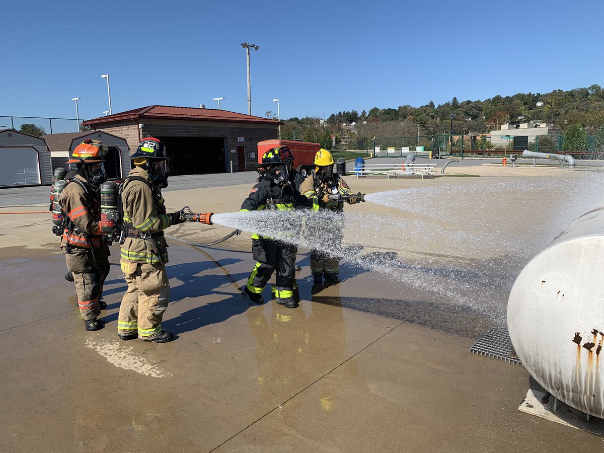 OHSPSA1's tweet photo. #OHSPSA Fire Cadets are continuing their #HazMatOps skills. #firstresponders @oactep @OJSHSLearns https://t.co/Nn2oJKN8yS