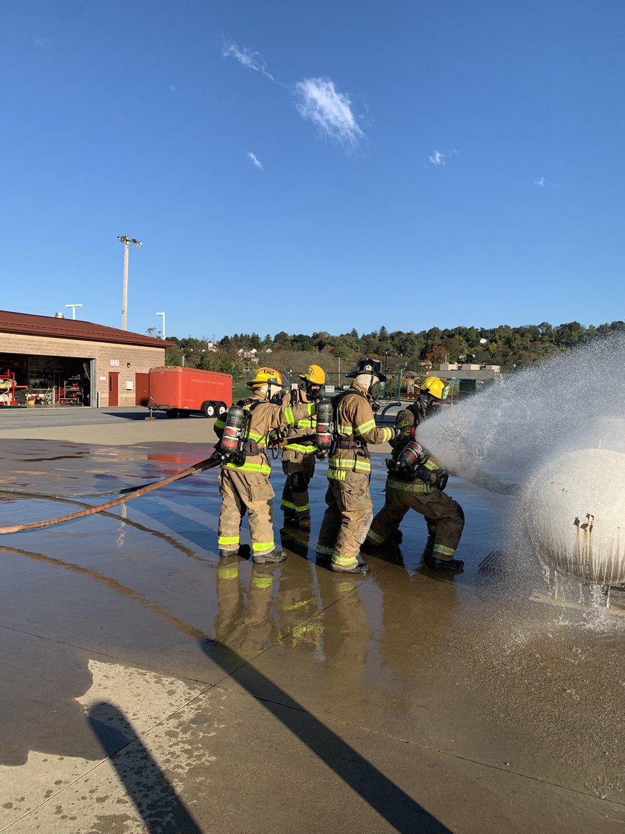 OHSPSA1's tweet photo. #OHSPSA Fire Cadets are continuing their #HazMatOps skills. #firstresponders @oactep @OJSHSLearns https://t.co/Nn2oJKN8yS