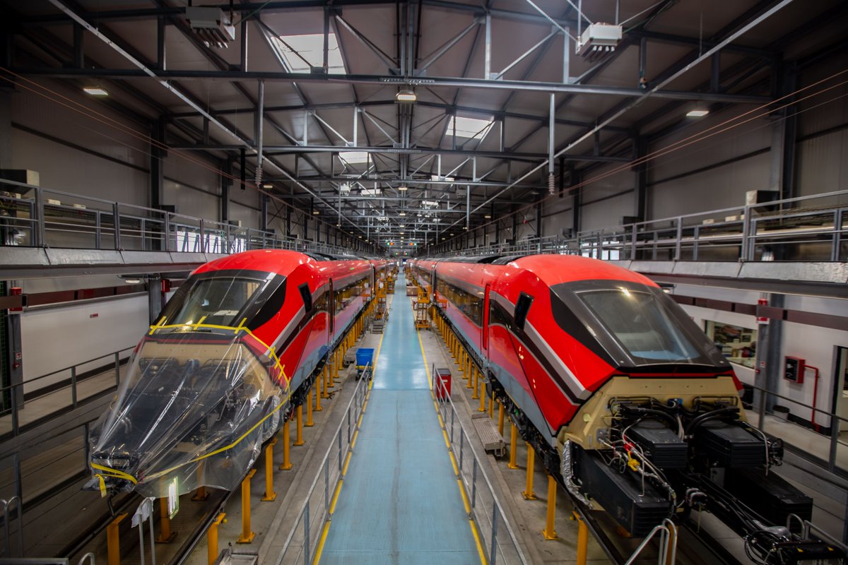 Hitachi_Japan's tweet photo. 【発表】日立がスペインの鉄道運営会社ILSA社と高速鉄道車両20編成の30年間に渡るメンテナンス契約を約980億円で締結
詳しくはこちら👇
https://t.co/KjhDLuXAEb

#日立 #Hitachi https://t.co/dk8oTiJivC