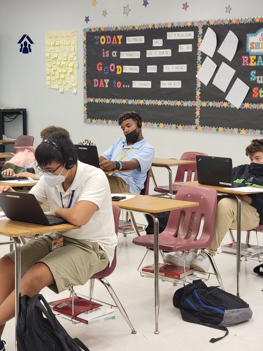 Queen7217's tweet photo. Differentiated Instruction never looked better. #READ180 #Quickwrites #Summarizing #StudentApplication https://t.co/IcOLyeA2Jq