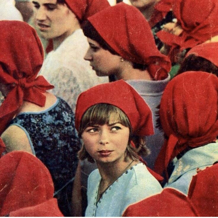 literlandweb1's tweet photo. "No puedes comprar la revolución. No puedes hacer la revolución. Solo puedes ser la revolución. Está en tu espíritu o no está en ninguna parte". Ursula K. Le Guin https://t.co/CJX82Lq8wl