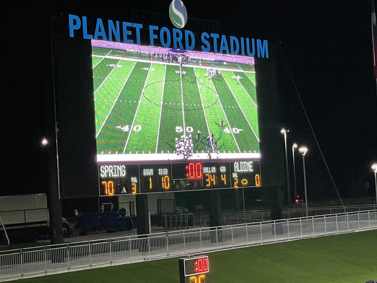 ResendizEDU's tweet photo. S/O to @CoachTMiller18 and our coaching staff for picking up a W tonight against @AldineHS_AISD by a score of 70-0! #DefendTheDen #RoadToStateContinues https://t.co/qmE402uXyA