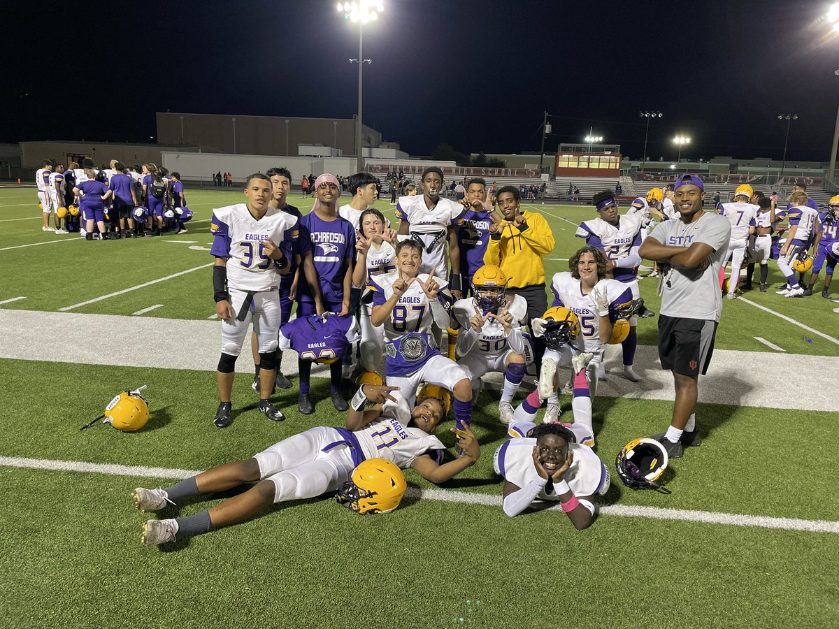 CoachMcCoy4's tweet photo. 6-0 District‼️💪🏾Special Group Right Here🦅 https://t.co/hOOtytP9dY