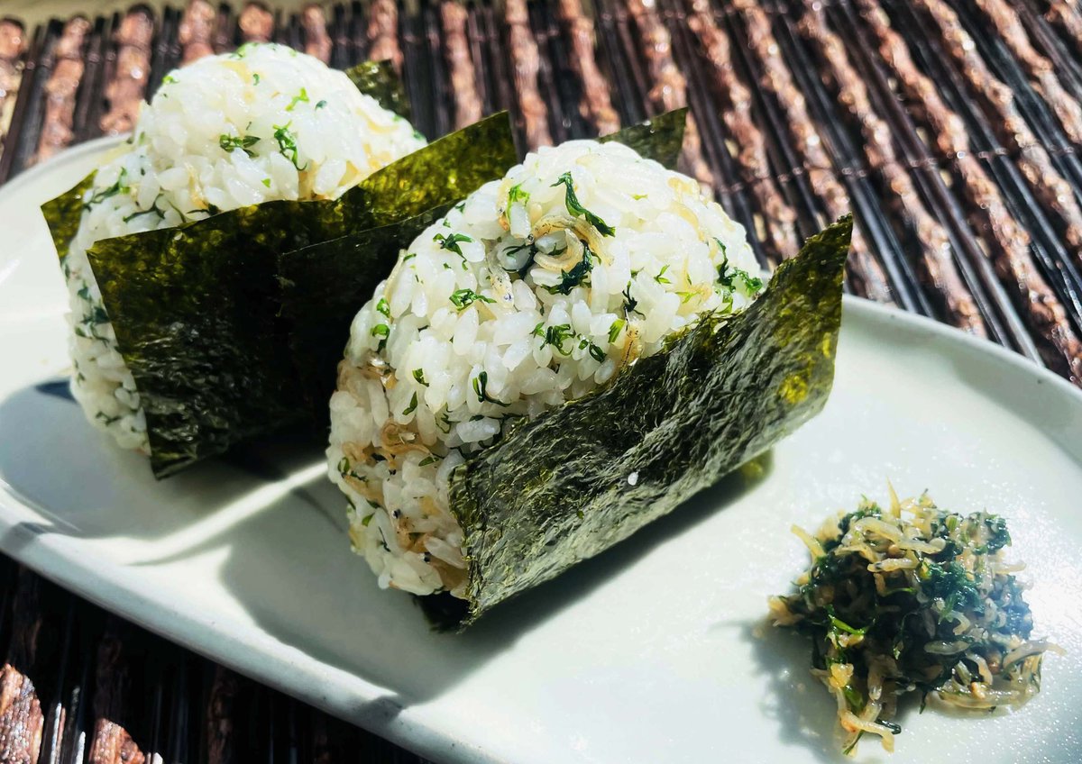 ◆◇人参間引き菜の七変化🥕主菜編◇◆

4部作でお届けした人参間引き菜も最終回です！

Instagram更新👇
instagram.com/p/CVUDZaMl2v7/…

#人参ベーゼ や
じゃこのおにぎりなど、美味しく健康的な主菜たち。
今日もお腹いっぱい幸せだ😆

#醗酵の時間 #麹レシピ #時短レシピ #料理好きな人と繋がりたい